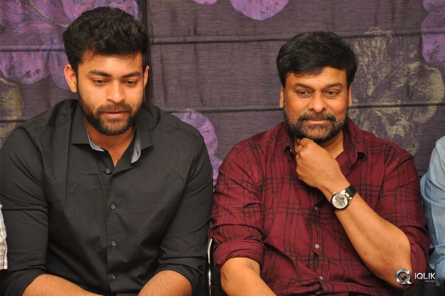 Chiranjeevi-Felicitates-Tholi-Prema-Movie-Team-at-His-Home